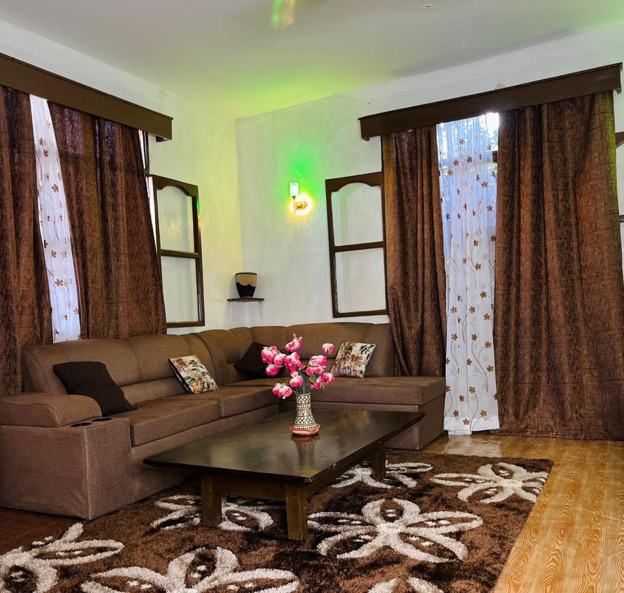 Akogo House - Bnb , Hostel, Backpackers & Volunteer Center 蒙巴萨 外观 照片