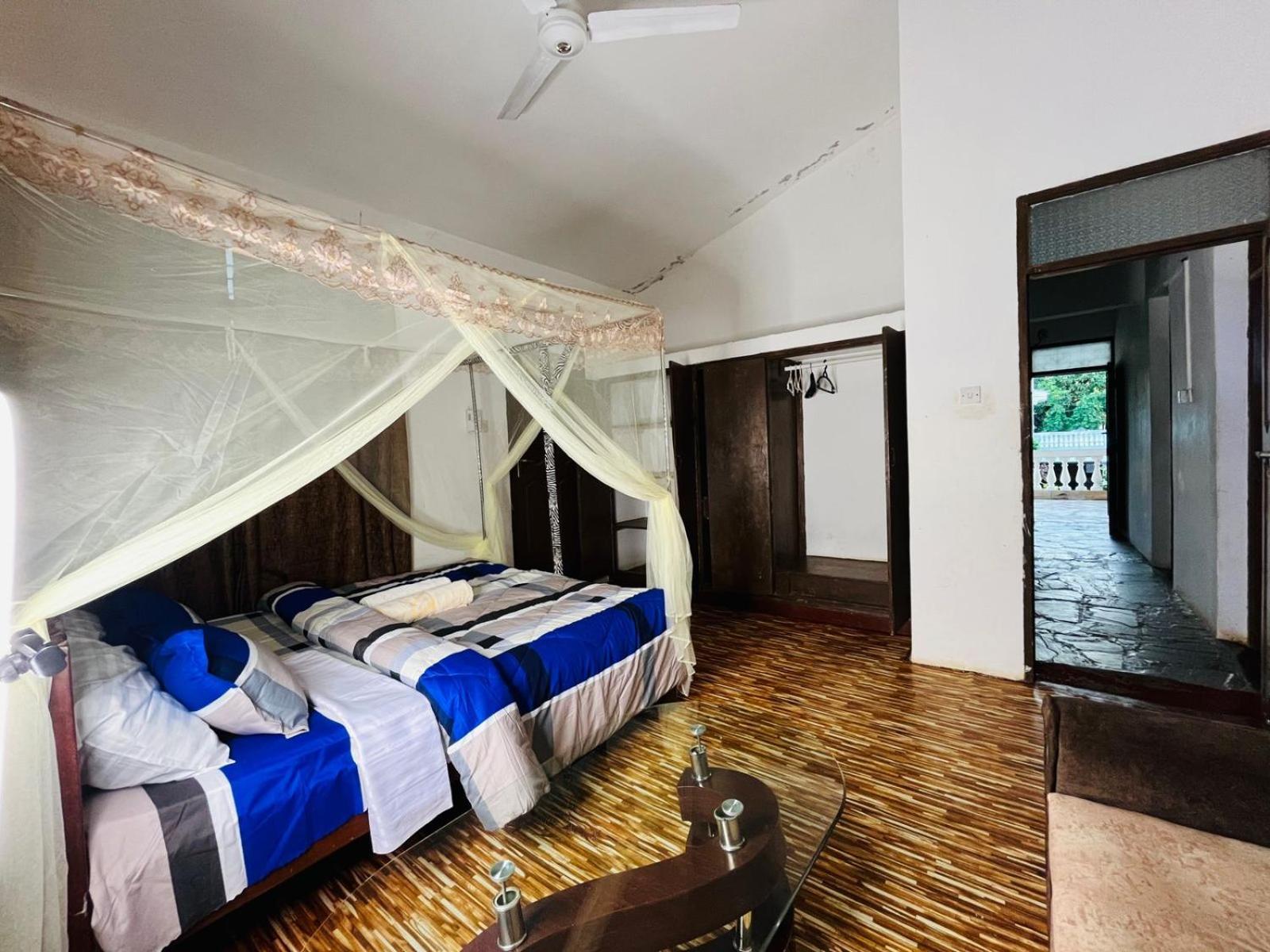 Akogo House - Bnb , Hostel, Backpackers & Volunteer Center 蒙巴萨 外观 照片