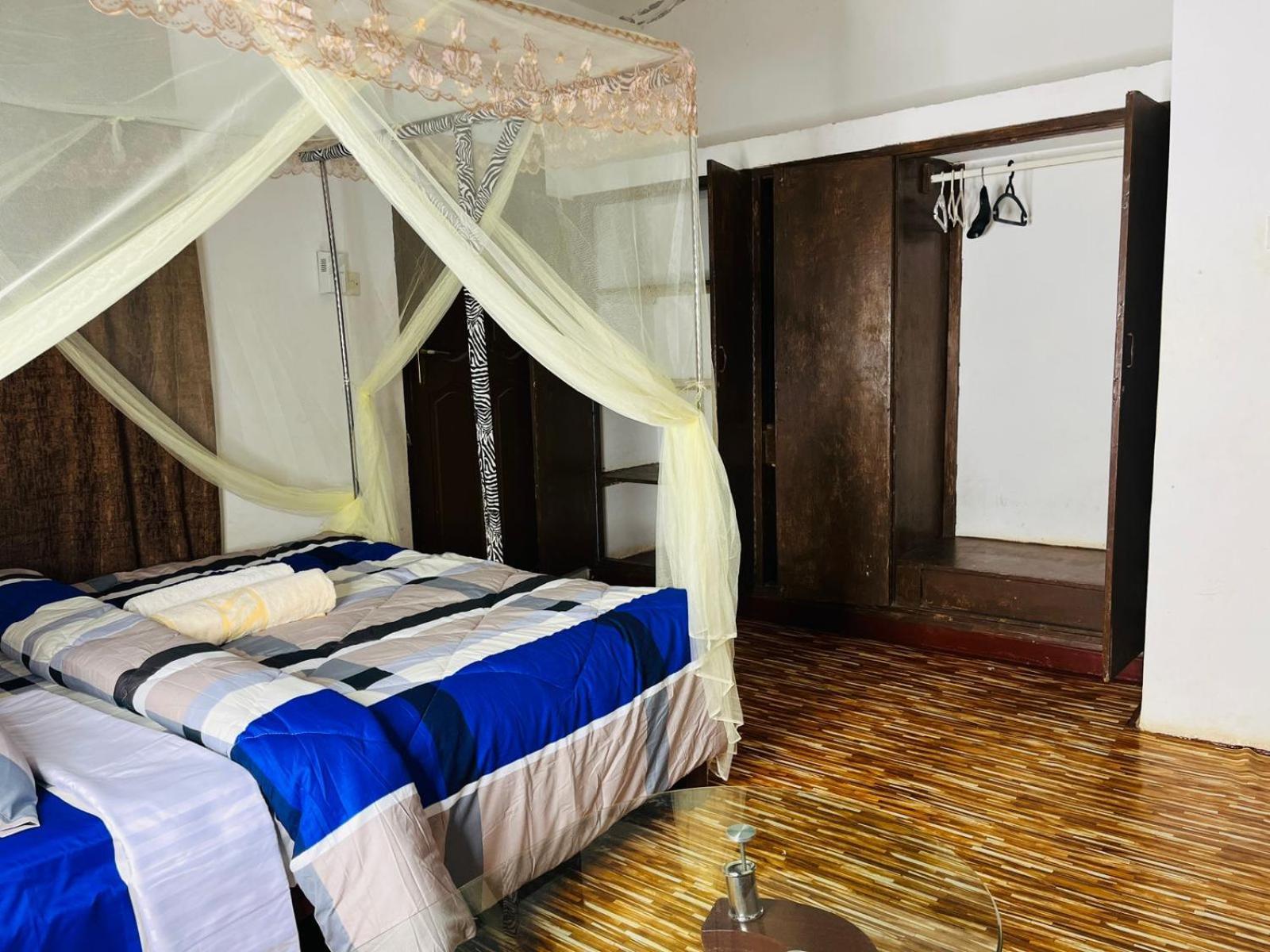 Akogo House - Bnb , Hostel, Backpackers & Volunteer Center 蒙巴萨 外观 照片