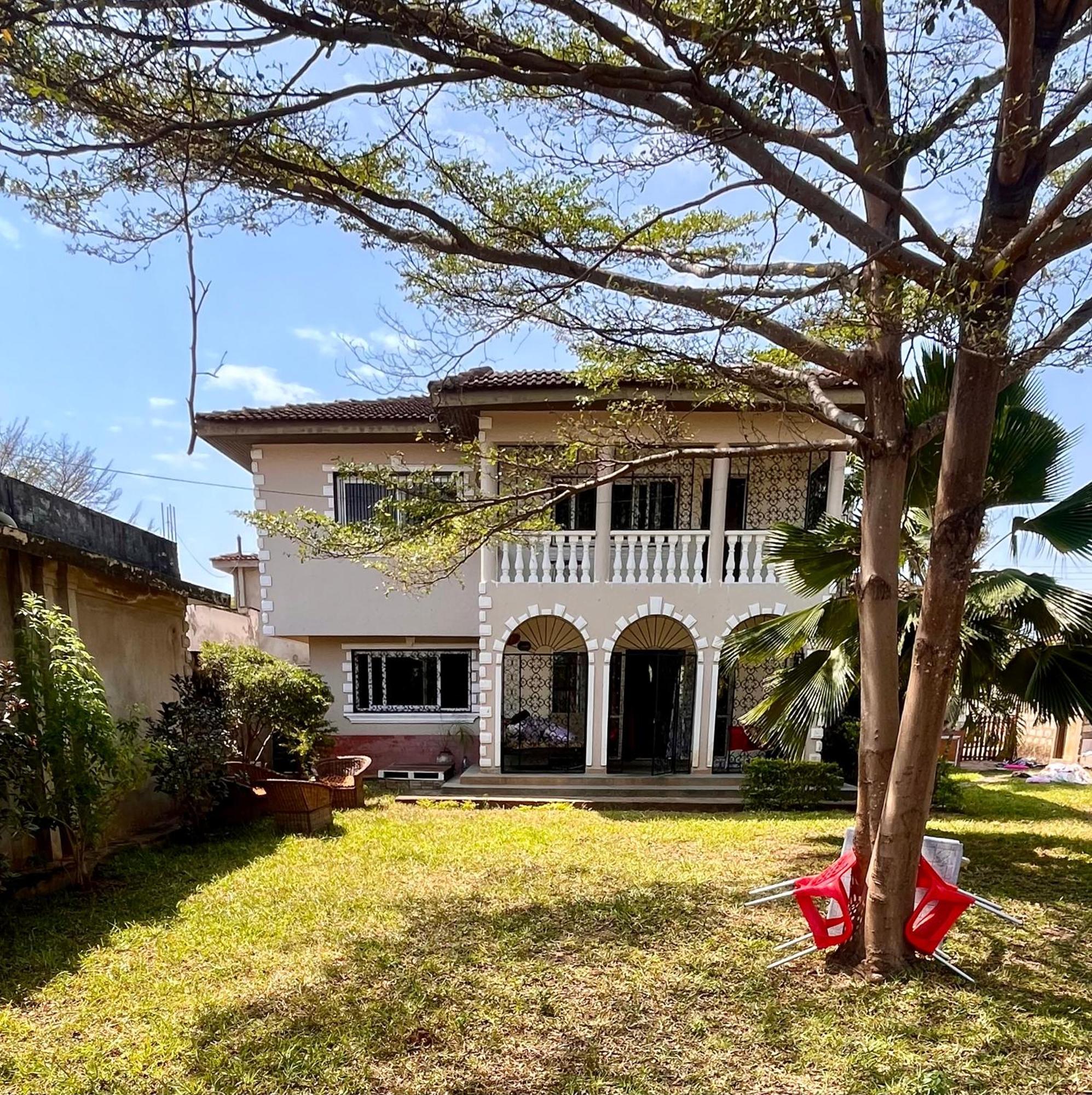 Akogo House - Bnb , Hostel, Backpackers & Volunteer Center 蒙巴萨 外观 照片