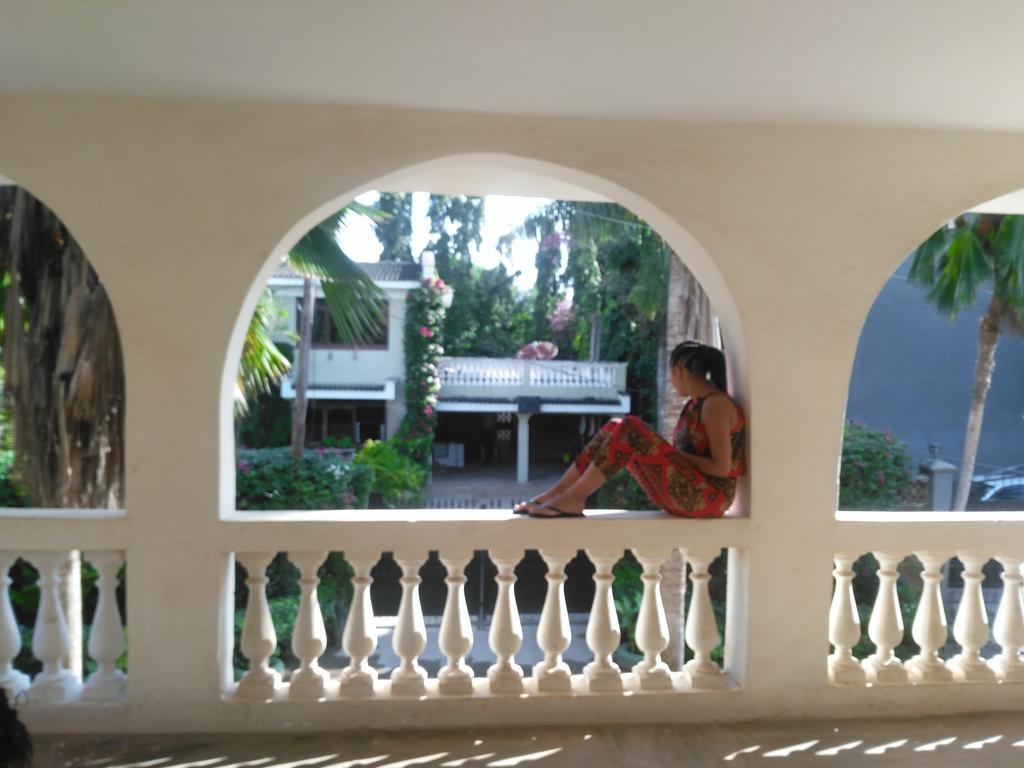 Akogo House - Bnb , Hostel, Backpackers & Volunteer Center 蒙巴萨 外观 照片