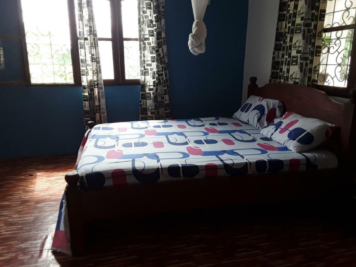Akogo House - Bnb , Hostel, Backpackers & Volunteer Center 蒙巴萨 外观 照片
