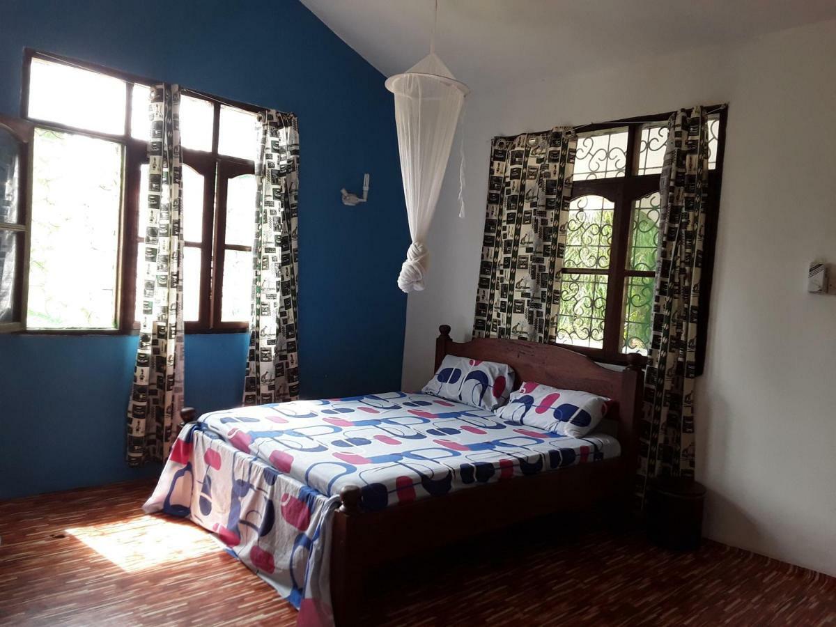 Akogo House - Bnb , Hostel, Backpackers & Volunteer Center 蒙巴萨 外观 照片