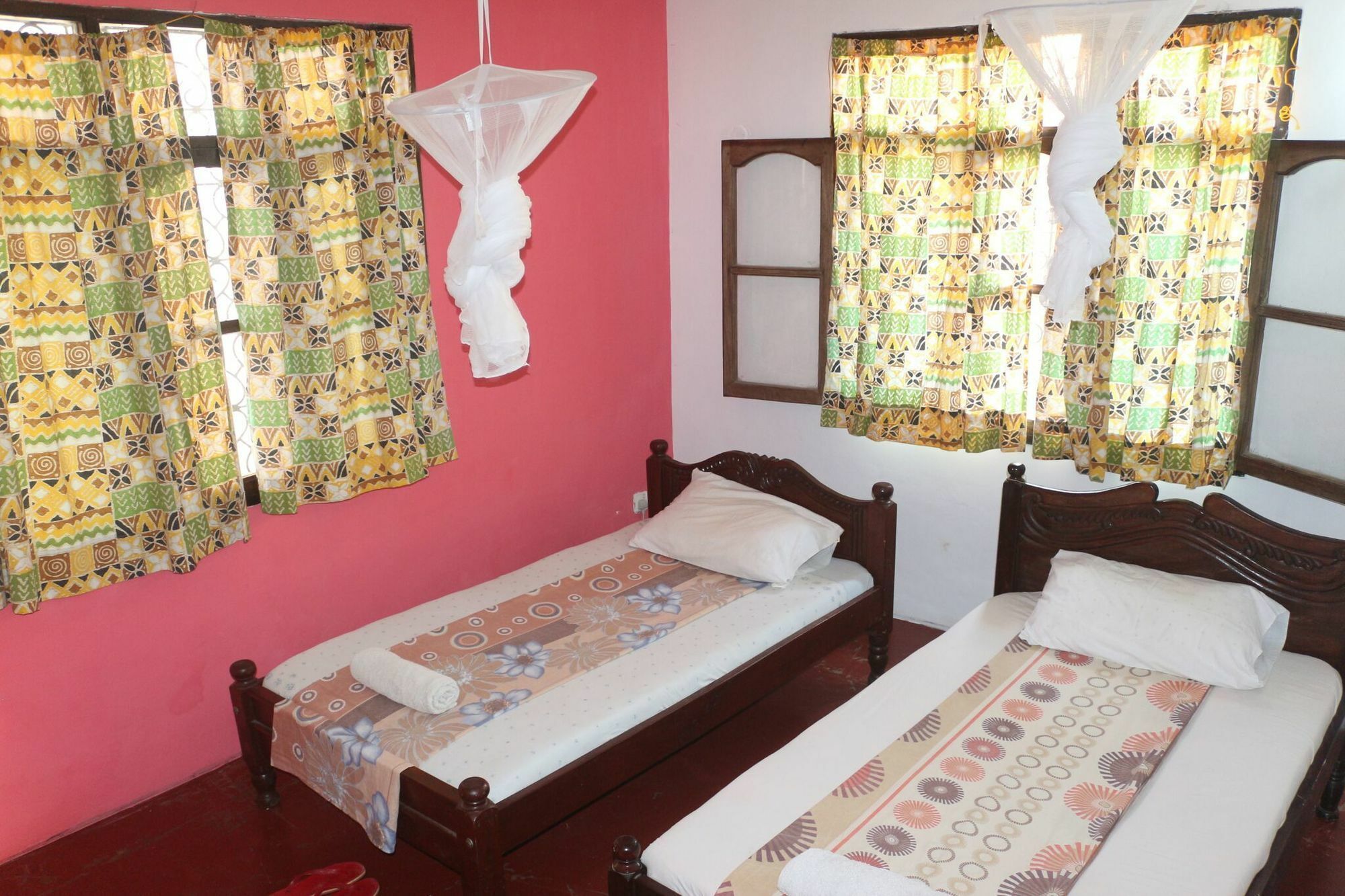 Akogo House - Bnb , Hostel, Backpackers & Volunteer Center 蒙巴萨 外观 照片