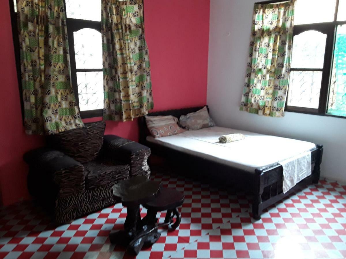 Akogo House - Bnb , Hostel, Backpackers & Volunteer Center 蒙巴萨 外观 照片